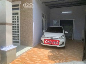 chủ cần bán gấp nhà c4 p. định hoà thủ dầu một bd - dt 140m2, ngang 10m, 3pn, sân oto - giá 2tỷ550