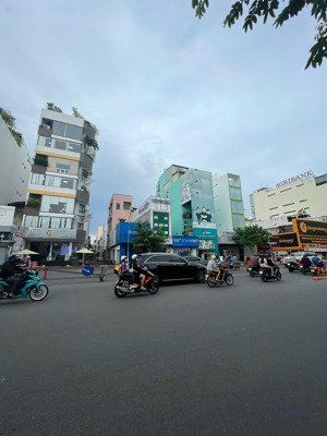 tòa nhà siêu khủng - mt trường sơn - sân bay, dt: 12x20m - hầm 9 tầng - tn: 400tr/tháng 70 tỷ