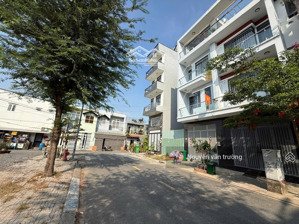 bán nhà an phú đông 10 gần đại học nguyễn tất thành ,nhà 3 lầu