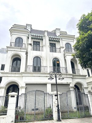 bán gấp biệt thự song lập khu sao biển 150m2, gần hồ giá 34 tỷ