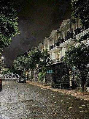 cho thuê nhà riêng 4pn, 4wc, 80m2 tại kđt phúc đạt, 12 triệu vnd, thủ dầu một, bình dương