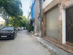 bán gấp nhà riêng 43m2 tại hoa lâm, đức giang, long biên, giá siêu hời 11,7 tỷ