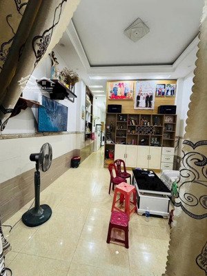 chủ nhà cần bán gấp nhà trần xuân soạn tân hưng quận 7 .