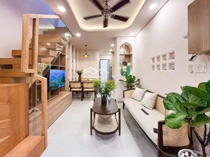 nhà đẹp full nội thất cao cấp ngay tầm vu, bình thạnh, xung quanh nhiều tiện ích, shr giá 2tỷ 680tl