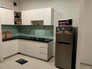 cho thuê căn hộ hausneo,ngay vòng xoay liên phường,phú hữu,quận 9 gồm 2 pn,2 wc có nội thất:8tr/th