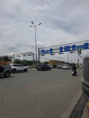 bán nhà mặt tiền ngay hồ bá phấn, phước long a, quận 9 120m giá chỉ 10 tỷ nhỉnh