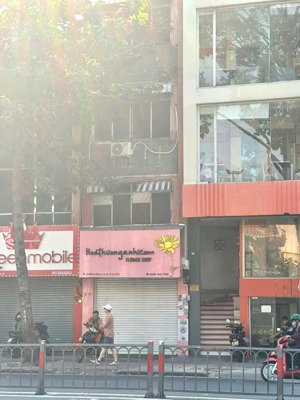 giá rẻ 18 triệu - cho thuê nhà mặt tiền 213 ba tháng hai, quận 10 - trệt 3 lầu, chính chủ