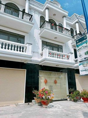 bán shophouse tại thăng long central city, 3,1 tỷ, 80m2, view đẹp, nhiều tiện ích