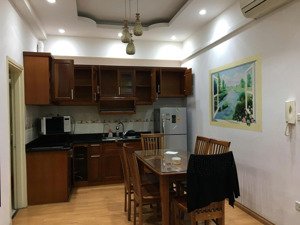 cho thuê chung cư 102 thái thịnh đống đa dt 68m2 2pn1wc nhà đã sửa đẹp, đủ đồ có thể ở được luôn