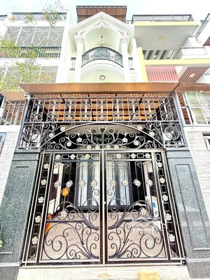 cho thuê nhà đẹp 4 phòng ngủ kđt hà quang 2 giá 23 triệu/tháng