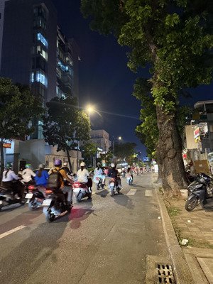 cho thuê căn hiếm mặt tiền đường đinh tiên hoàng gần đài truyền hình