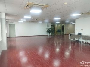 văn phòng cho thuê lê văn lương 200m2, riêng 1 sàn, giá 360k/m²/tháng, toà nhà chuyên nghiệp