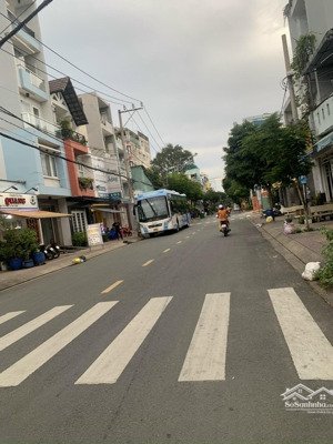 mặt tiền núi thành nhà đẹp ngang khủng 6.2m, giá chỉ 15,8 tỷ