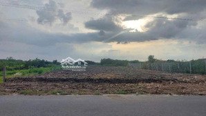 mặt tiền nguyễn văn tạo - nhà bè - tphcm.
- diện tích: 1243,8m2 thổ cư, mặt tiền rộng 21m