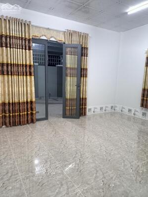 Nhà cho thuê Nhà mới xây còn mùi thơm mùi gạch có máy lạnh 4tr/ tháng