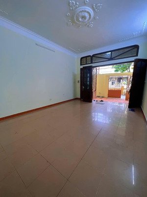 siêu phẩm nghĩa đô 102m². móng 7 tầng. gara. 2 mặt thoáng. cạnh hồ. thang máy chờ. sổ đỏ. giá 31 tỷ