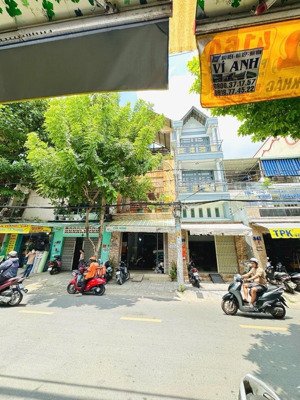 bán mặt tiền kinh doanh bùi văn ba, quận 7. diện tích 160m2, dòng tiền 35tr. ngang 6,5. giá 18.x tỷ