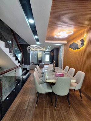 siêu phẩm mặt tiền kinh doanh nhà 5 tầng thang máy xịn 68m ngang 4m