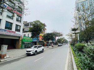 bán nhà mặt phố lạc long quân tây hồ kinh doanh 155m mặt tiền 8.2m giá 80 tỷ