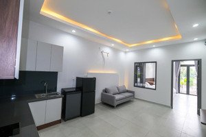 căn hộ cao cấp 1pn ở ngay mặt tiền hai bà trưng q3 đối diện cv lê văn tám, có bancông và giặt riêng