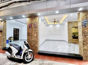 chính chủ bán căn ở pháo đài láng 36m2 - 6 tầng - 9.5 tỷ (lô góc).