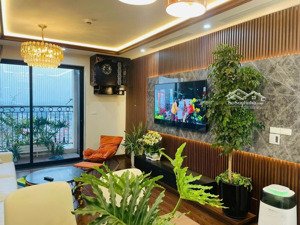 chính chủ bán căn 103,4 m2 tầng trung, căn góc full nội thất. 3pn-2vs. cửa đn ban công tb.