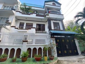 bán biệt thự rất đẹp ngay khu sân bay tsn , 12x20m . vuông vức giá chỉ 36,8 tỷ