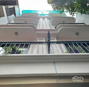 bán nhà 4 tầng tại cầu giấy, 18,81 tỷ, 82,3 m2, chính chủ view đẹp, sát phố, ô tô đỗ cửa.