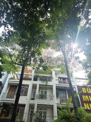 giảm 4 tỷ mặt phố văn quán 106m 4 tầng mặt chợ kinh doanh cực sầm uất