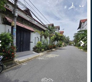 bán nhà biệt thự 2 mặt tiền dt 212m2, giá 17tỷ 500triệu, đường lê văn lương, nhà bè