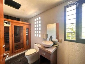 170m2 mặt tiền 33m nguyễn hữu thọ. nhà 4 tầng. thiết kế full công năng ở hoặc cho thuê hoặc vp.