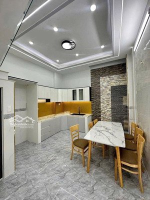 bán nhà riêng đẹp tại bà hom, bình hưng hòa b, bình tân, 2,5 tỷ, 80m2, gần chợ, cho thuê 12 triệu.