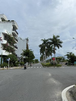 đại lộ 30/4 diện tích 225m2 ngang 9m dài 26,5m giấy phép xây dựng 12 tầng