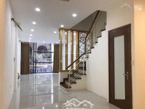 cho thuê nhà khu báo nhân dân trần hữu dực 60m2x4t, oto đỗ tránh, vỉa hè.