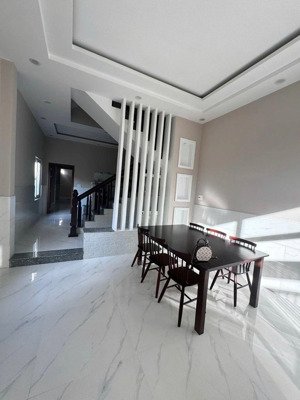 nhà 2.5 tầng mới sát võ văn kiệt trung tâm du lịch sơn trà. giá 10.x tỷ - cho thuê 25 tr/tháng