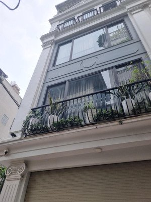 bán nhà phố nguyễn văn cừ - gần cầu chương dương - gần ngã tư hồng tiến - dân xây chắc chắn -