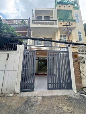 giá hời 5tỷ050. chốt ngay nhà 4 tầng hxh lê quang định, phường 7, bình thạnh dt 70m2(4x17,5m).