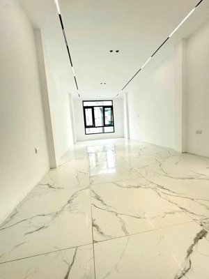 bán nhà mặt ngõ kim giang 42m2 6 tầng có thang máy. giá 11.38 tỷ