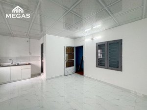 cho thuê studio 3 cửa sổ thoáng - 5p qua sân bay - không giới hạn người ở