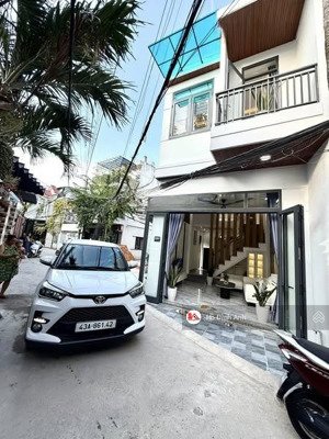 bán nhà 2 tầng 2 mặt kiệt ô tô tôn đản