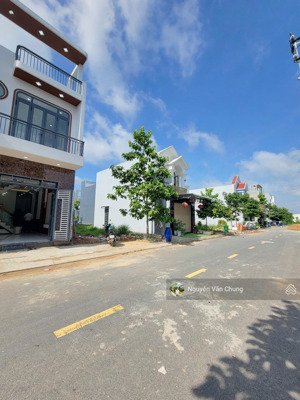 nhà mới tân hiệp tân uyên nay là tân hiệp tp hcm full thổ thiết kế hiện đại phòng khách bếp ngủ 2wc