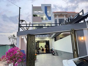 bán nhà dx042 phú mỹ, 5x30m, 1 trệt 2 lầu 3pn 3wc full nội thất giá 5,6 tỷ
