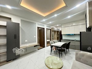 căn hộ 2pn 1wc (55m2) full nội thất cao cấp có ban công thoáng, đường 20m ở vạn phúc. giá chỉ 13tr