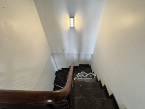 ô tô kinh doanh nhà đẹp gần hồ trung tâm bồ đề