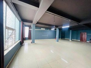 ngọc lâm - cho thuê văn phòng 200m2 - 18tr/th