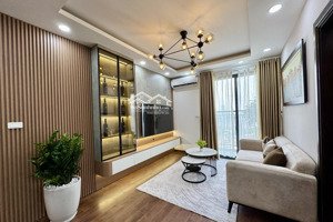 con tôi học xong về quê, nên bán căn hộ n2 lê văn lương - trung hoà nhân chính, dt nhỏ. giá hơn 4ty