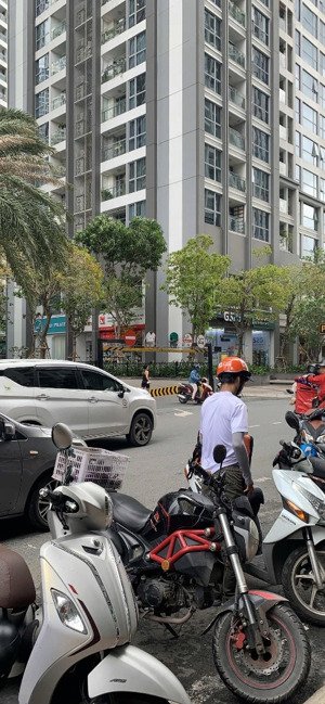 cần bán shophouse giá 36 tỷ vnd tại vinhomes central park, bình thạnh