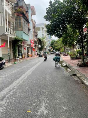 Siêu hiếm nhà 5 tầng 100m2 mặt đường Hạ Lý, Hồng Bàng, Hải Phòng