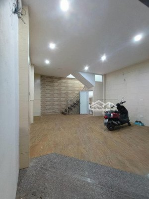 bán nhà 3 bước đến phố lớn xã - 6 tầng khang trang - trung tâm quận đống đa