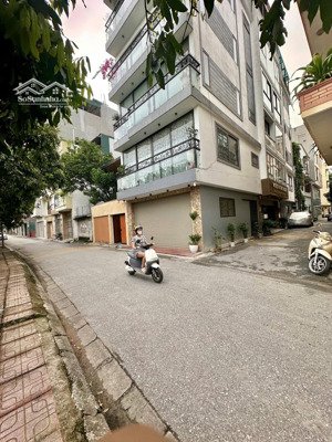 bán nhà gia thuỵ, lô góc ô tô tránh vỉa hè, view hồ, gara 2 ô tô, 7t thang máy, cực chất